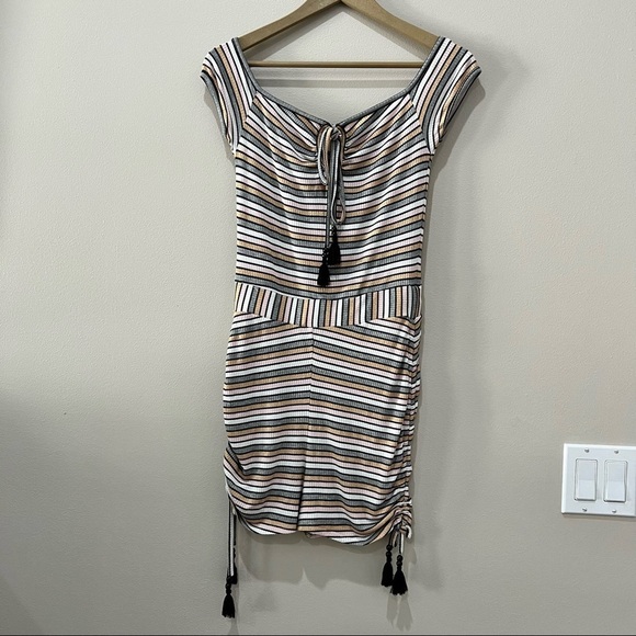 The Jetset Diaries TJD Roller Girl Romper Jumpsuit in size XS - Picture 5 of 13